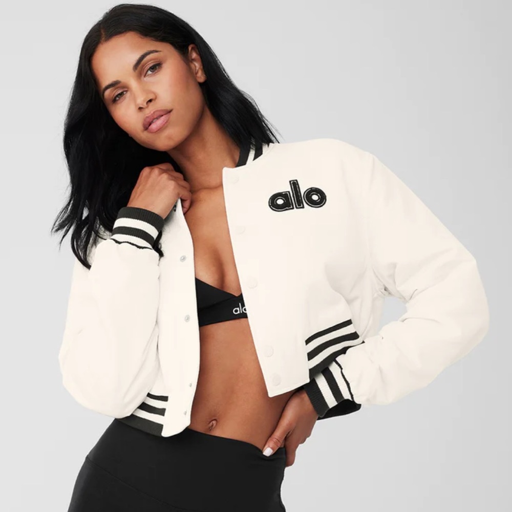 XS ALO CROPPED G.O.A.T JACKET